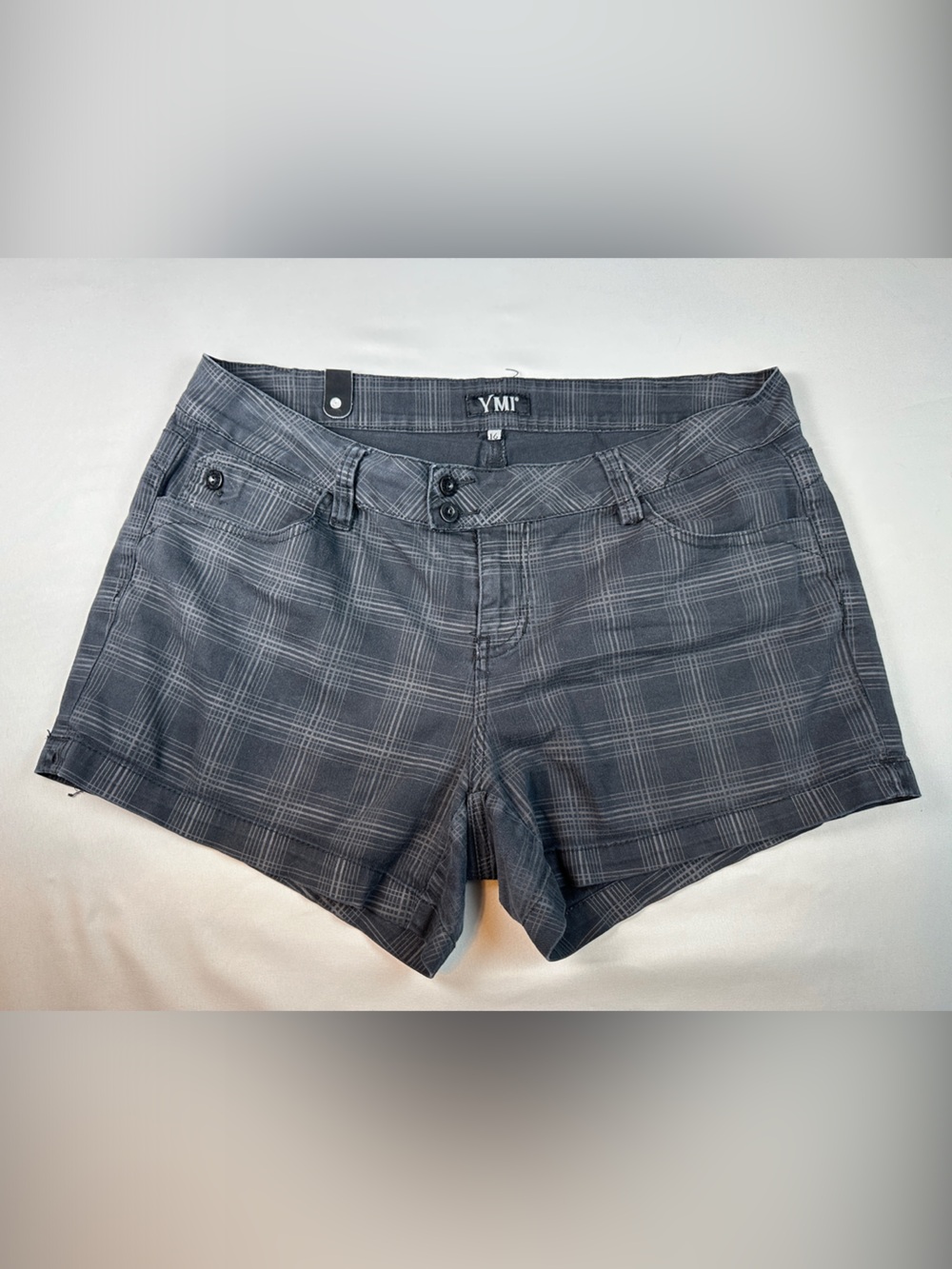 YMI Gray Plaid Shorts Women’s Flat Front Pockets